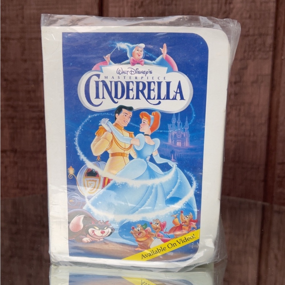 ‘96 - Cinderella Disney Masterpiece Collection McDonalds Happy Meal Toy